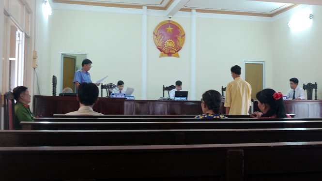 Quang cảnh phien tòa xét xử “hiếp dâm” người bị bệnh tâm thần - Ảnh: NHÃ KỲ