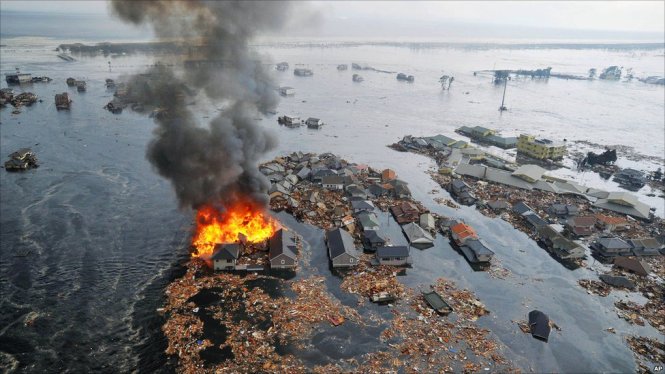 Thảm họa kép động đất và sóng thần ở Nhật Bản năm 2011 - Ảnh: BBC