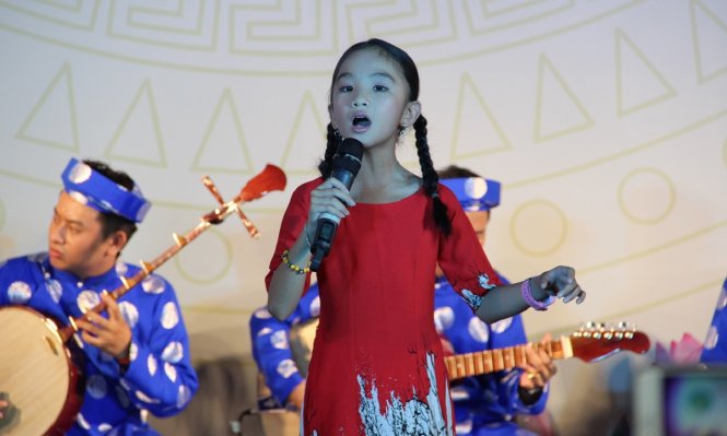 Tiết mục Non sông thanh bình của quận Bình Tân đoạt huy chương vàng - Ảnh: Nguyễn Lộc