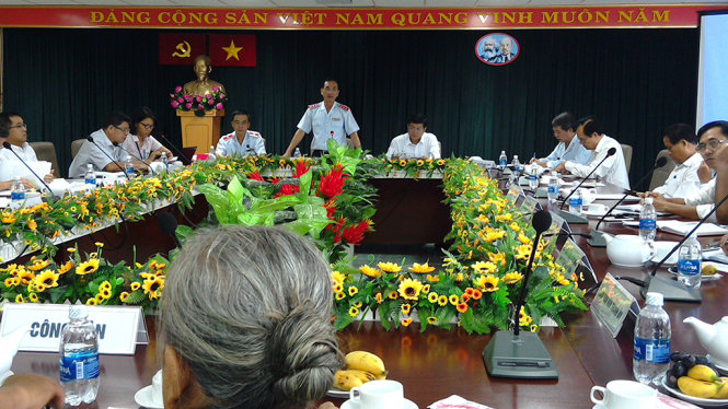 Ông Đặng Công Huẩn phát biểu tại buổi tiếp dân - Ảnh: Ái Nhân