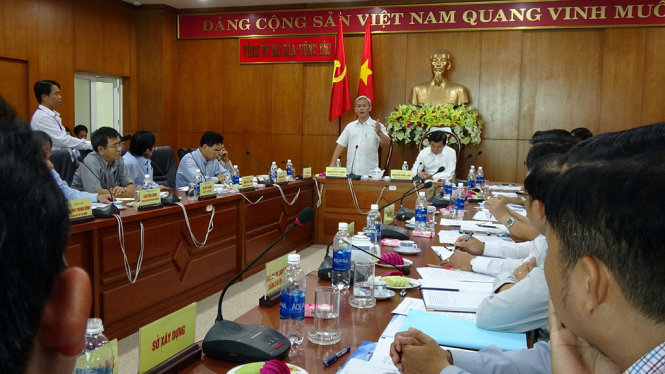 Cuộc họp giữa hai tỉnh Bà Rịa - Vũng Tàu và Đồng Nai bàn về phương án làm BOT cầu Phước An nối hai tỉnh, qua sông Thị Vải - Ảnh: ĐÔNG HÀ