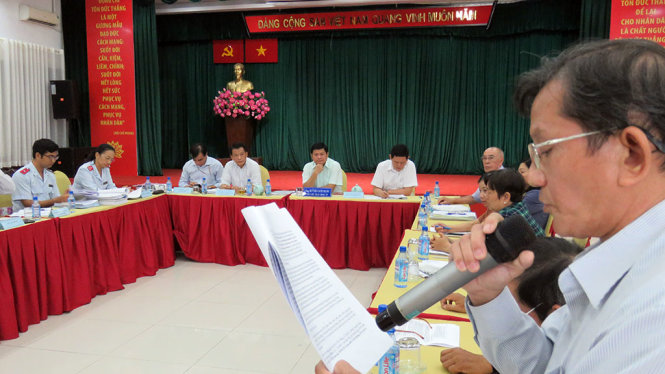 Ông Nguyễn Tấn Mỹ trình bày phản ánh - Ảnh: ÁI NHÂN