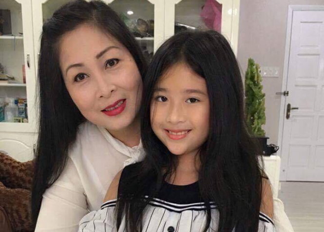 NSND Hồng Vân và con gái Út - bé Bí Ngô - ảnh: FB nghệ sĩ Hồng Vân