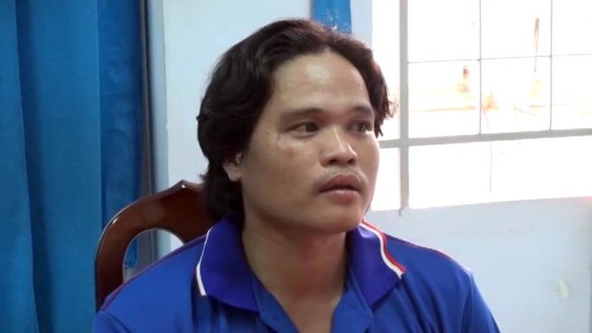Nghi can Nguyễn Thanh Tuấn tại cơ quan công an