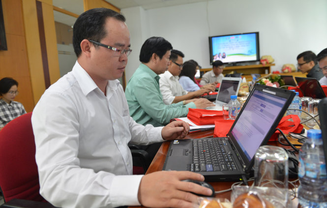 Các trường tham gia tư vấn trực tuyến điều chỉnh nguyện vọng xét tuyển năm 2017 do Tuổi Trẻ tổ chức - Ảnh: Duyên Phan