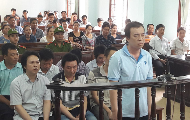Đoàn Vũ Duy, nguyên nguyên đội trưởng đội TTGT số 11 không thừa nhận hành vi nhận hối lộ - Ảnh: LÊ DÂN