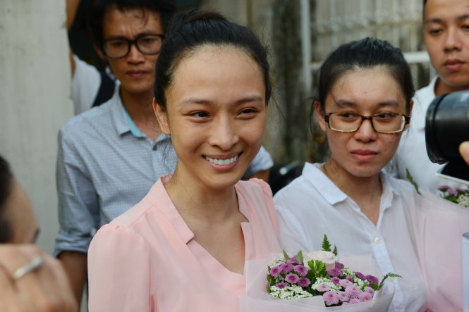 Nụ cười hạnh phúc của Phương Nga khi được tại ngoại - Ảnh: Quang Định