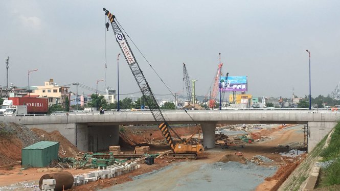 Theo thiết kế hai chiếc cầu trên nằm trên đường hầm xa lộ Hà Nội, mỗi cầu dài 70 m, rộng 17 m cho 4 làn xe lưu thông- Ảnh: Chế Thân