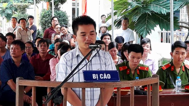 Bị cáo Trần Mạnh Thống tại phiên tòa lưu động - Ảnh: B.An
