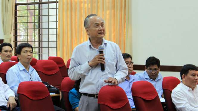 PGS.TS Đỗ Văn Xê - phó hiệu trưởng Trường ĐH Cần Thơ góp ý về cách thức xét tuyển theo nhóm trường tại cuộc họp chiều 8-7 - Ảnh: Phương Nguyễn