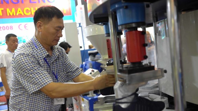 Các máy móc, công nghệ mới được các doanh nghiệp nước ngoài tham gia giới thiệu tạị triển lãm - Ảnh: T.V.N