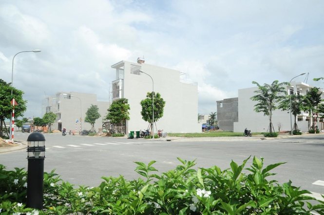 Nhiều nhà đầu tư chọn cách đầu tư dài hạn, gom đất chờ sóng thay vì đầu cơ nhanh,
