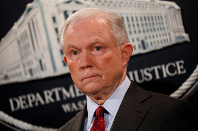 Bộ trưởng Tư pháp Mỹ Jeff Sessions trong cuộc họp báo ngày 20-7 - Ảnh: Reuters