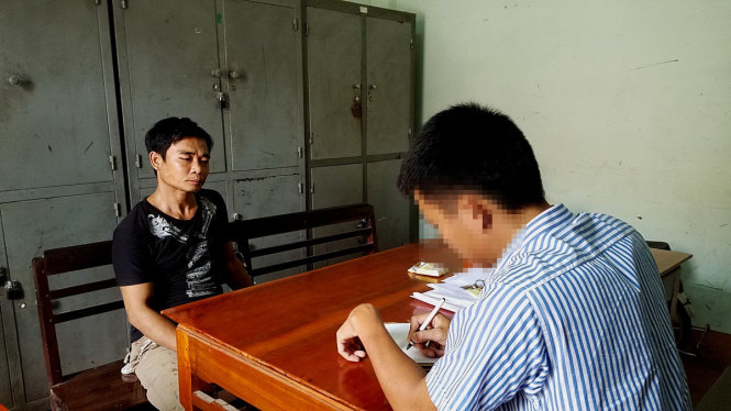 Đối tượng Duy tại cơ quan điều tra - Ảnh: QUỐC NAM