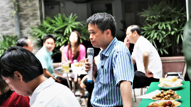 Ông Trần Quốc Khánh chánh thanh tra Sở giao thông Vận tải TPHCM trao đổi với pv các báo đài