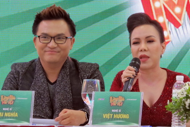 Đại Nghĩa và Việt Hương làm giám khảo chính cho chương trình Làng hài mở hội - Ảnh: H.Lê