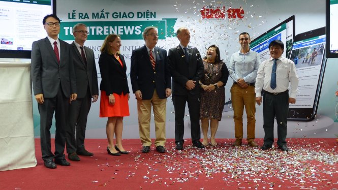 Các đại biểu tại buổi ra mắt giao diện mới của Tuoi Tre News - Ảnh: QUANG ĐỊNH
