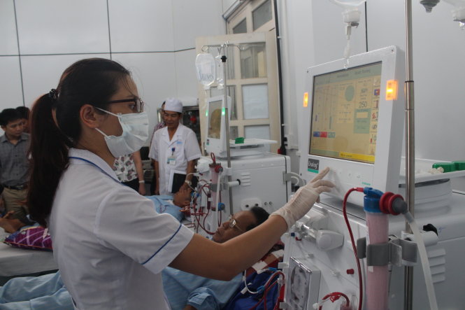 Bệnh viện đa khoa thành phố Hòa Bình vừa được tăng cường thêm 12 máy chạy thận nhân tạo - ẢNH: Mạnh Hùng