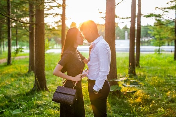 Thủy Tiên - Công Vinh trong MV Thư gửi anh