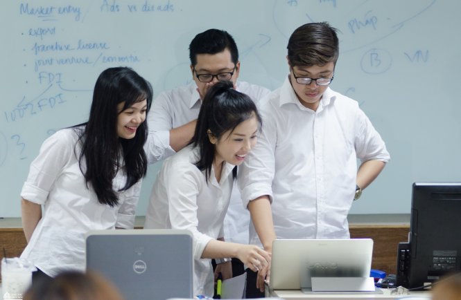 Chương trình thạc sĩ Ngôn ngữ Anh ĐH Hoa Sen trang bị cho học viên những kiến thức có thể ứng dụng ngay trong công việc hằng ngày.