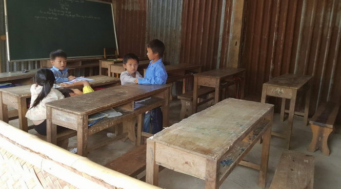 Sáng 14-8, học sinh Trường tiểu học Hoang Thèn, huyện Phong Thổ, Lai Châu đến trường bắt đầu năm học mới - Ảnh: Cô giáo NGUYỄN QUỲNH