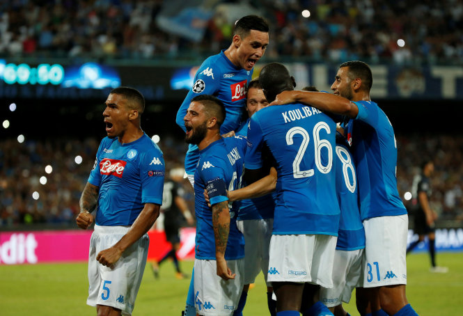 Các cầu thủ Napoli ăn mừng bàn thắng vào lưới Nice. Ảnh: REUTERS