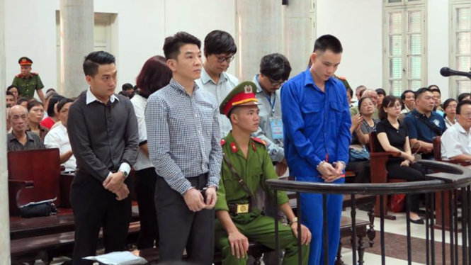 Các bị cáo tại phiên tòa - Ảnh: GIANG LONG