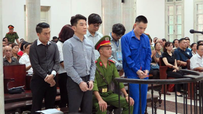Các bị cáo tại phiên tòa - Ảnh: GIANG LONG