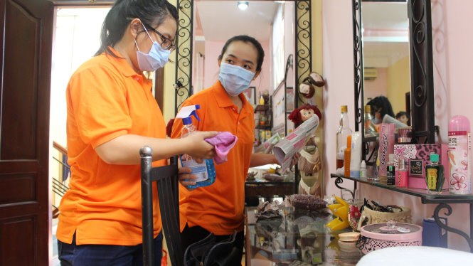 Thường xuyên dọn dẹp nhà cửa giúp không gian sinh hoạt trong gia đình được thông thoáng, phòng ngừa bệnh - Ảnh: Lam Xuân
