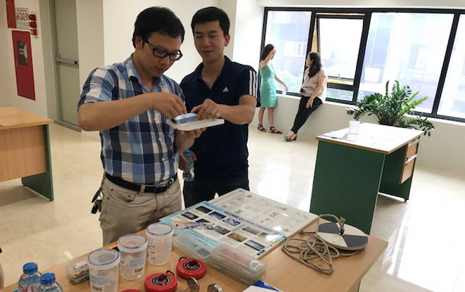 Các giáo viên phổ thông trong buổi tập huấn về giảng dạy chương trình GLOBE - Ảnh: THANH HÀ