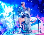 Katy Perry diện ba thiết kế của Công Trí trong tour diễn