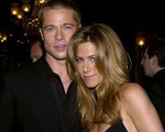 Brad Pitt và Jennifer Aniston tái hợp: trò &quot;vịt&quot; của truyền thông