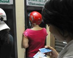 Khi nào 70 triệu thẻ ATM chuyển sang thẻ chip?