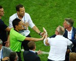 Vì sao HLV Thụy Điển suýt đánh nhau với Oliver Bierhoff?