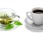 Hàm lượng caffeine trong trà xanh cao hơn trong cà phê?