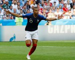 Bóng đá biến Mbappe thành sao nhưng Mbappe cứ là Mbappe