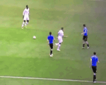 Ăn vạ thô thiển, Mbappe đã nhiễm Neymar?