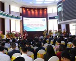 Ngân hàng HDBank chào sàn, giá 33.000 đồng