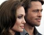 Jolie và Brad Pitt đi xăm hình lưu niệm trước khi ly hôn