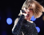 Taylor Swift ra tòa kiện nam DJ sờ soạng mình