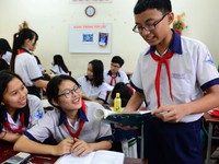 Đề xuất miễn học phí đến lớp 9, nhà giáo hưởng lương cao nhất