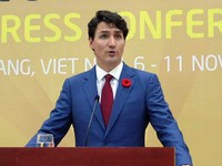 Thủ tướng Justin Trudeau giải thích chuyện bỏ họp TPP