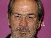 Tommy Lee Jones đồng lĩnh xướng lễ trao Giải Nobel hòa bình