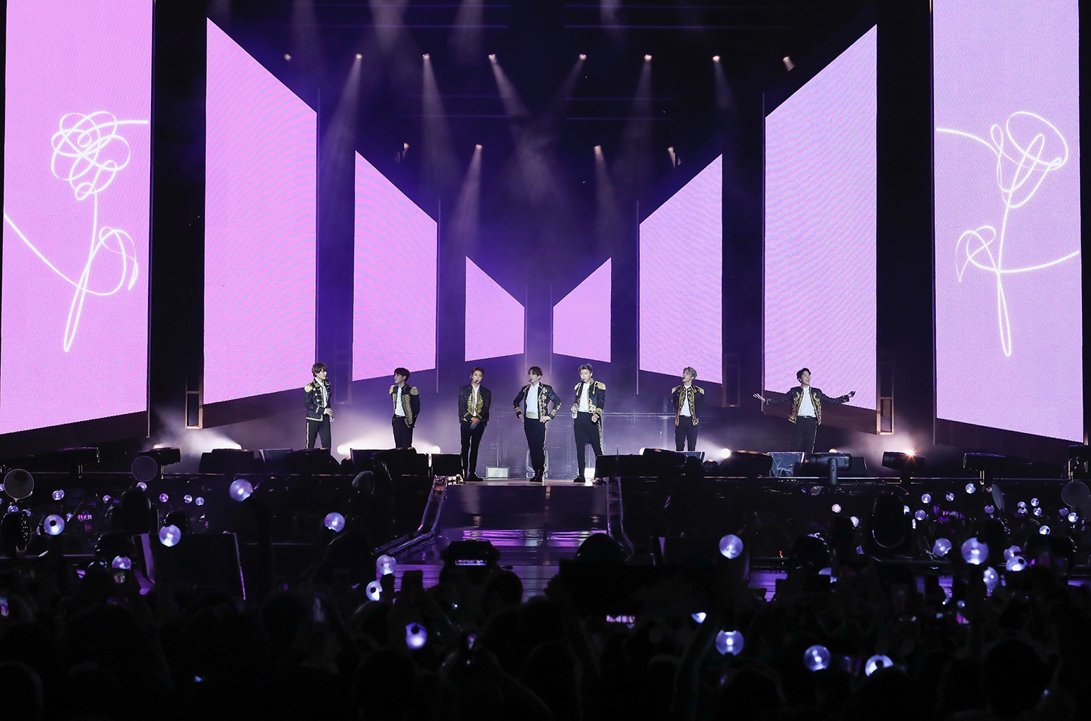 BTS đã trở thành boyband đình đám nhất thế giới như thế nào? - Ảnh 3.