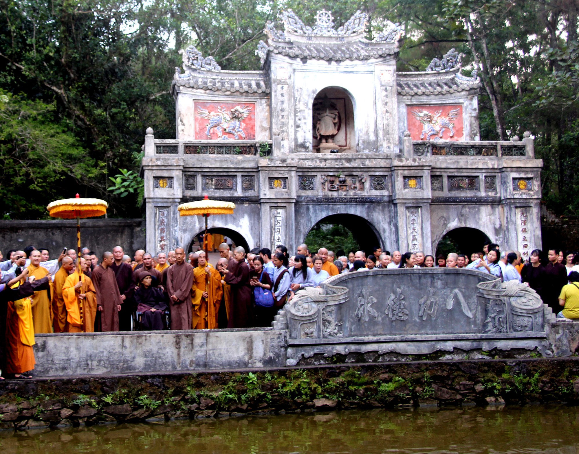 Thiền sư Thích Nhất Hạnh: Về nước để được sống nơi đất Tổ - Ảnh 3. Thiền sư Thích Nhất Hạnh: Về nước để được sống nơi đất Tổ - Ảnh 3.