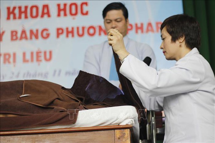 Cẩn trọng khi sử dụng hỏa trị liệu để làm đẹp, điều trị bệnh - Ảnh 1. Cẩn trọng khi sử dụng hỏa trị liệu để làm đẹp, điều trị bệnh - Ảnh 1.