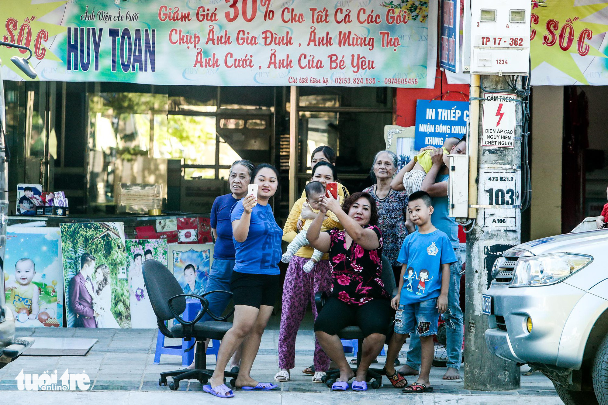 Thủ tướng Pháp thăm di tích Điện Biên Phủ - Ảnh 14.