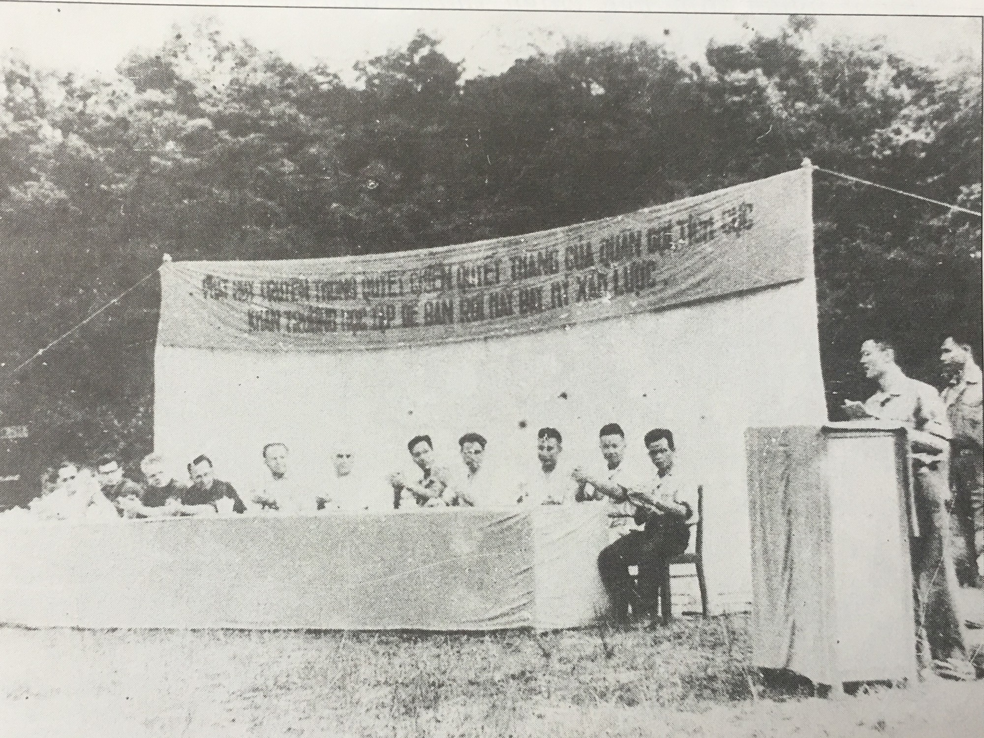 Chấp nhận hi sinh để tìm ra cách đánh siêu pháo đài bay B52 - Ảnh 1. Chấp nhận hi sinh để tìm ra cách đánh siêu pháo đài bay B52 - Ảnh 1.