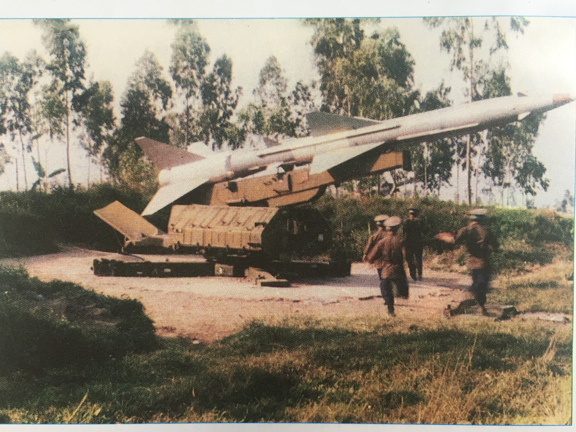 Chấp nhận hi sinh để tìm ra cách đánh siêu pháo đài bay B52 - Ảnh 3. Chấp nhận hi sinh để tìm ra cách đánh siêu pháo đài bay B52 - Ảnh 3.