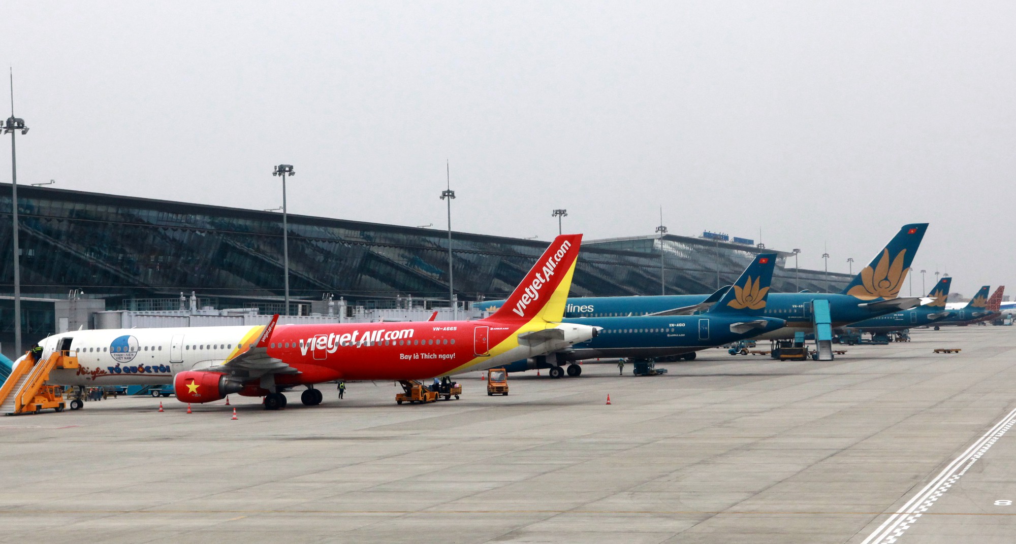 Đề xuất tăng giá trần vé máy bay, Cục Hàng không nói gì? - Ảnh 1. Đề xuất tăng giá trần vé máy bay, Cục Hàng không nói gì? - Ảnh 1.